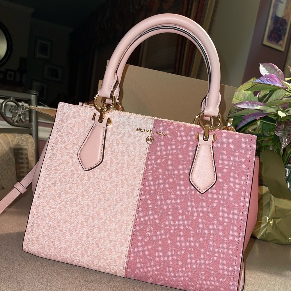Michael Kors Pink hand bag